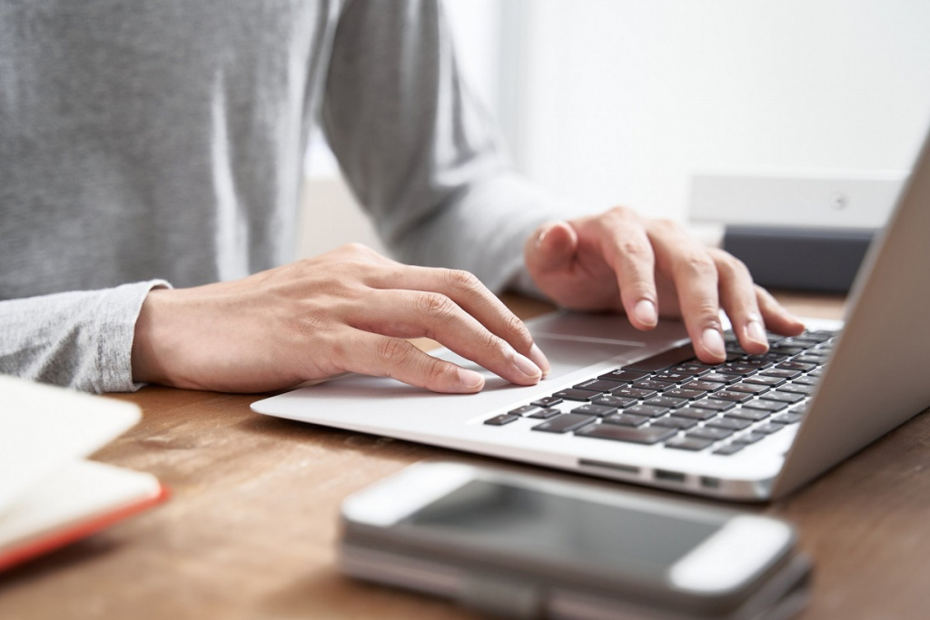 Работа за ноутбуком