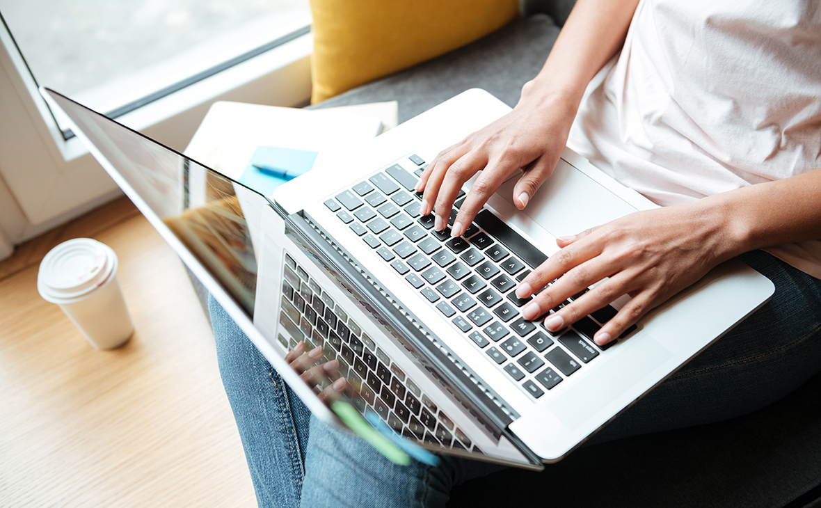 Работа за ноутбуком