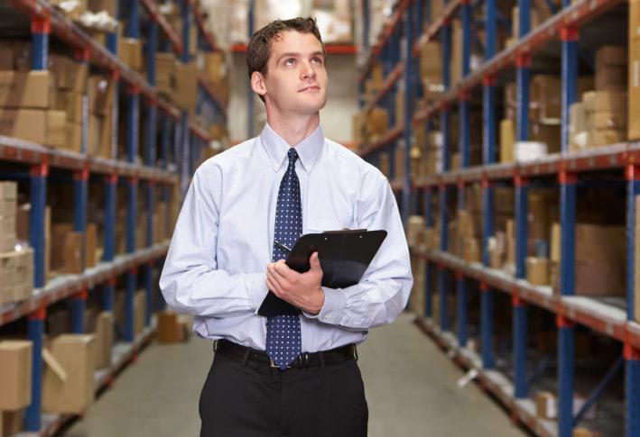 Мужчина на складе
